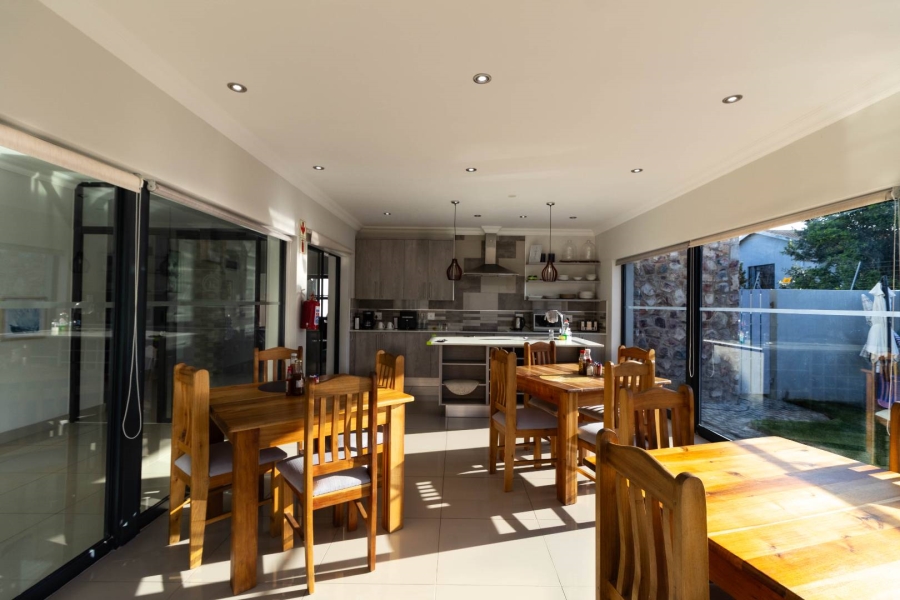 7 Bedroom Property for Sale in Sandbaai Western Cape